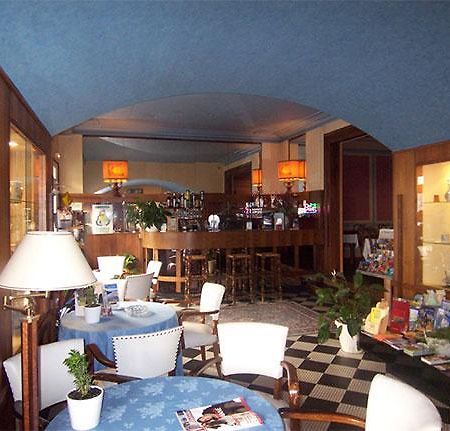Terminus Hotel Tours Restoran gambar